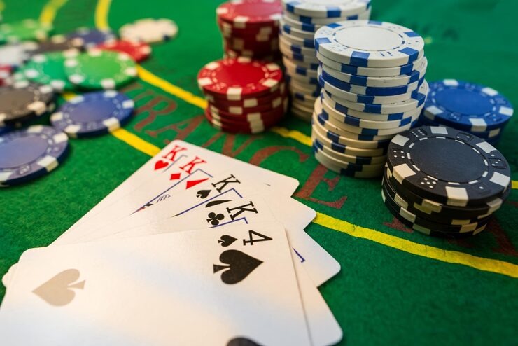 suksesjitu login live casino table with multiple players and dealer